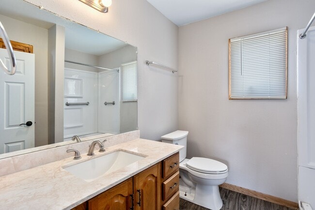 Photo - 120 W 5th St Unidad Lower