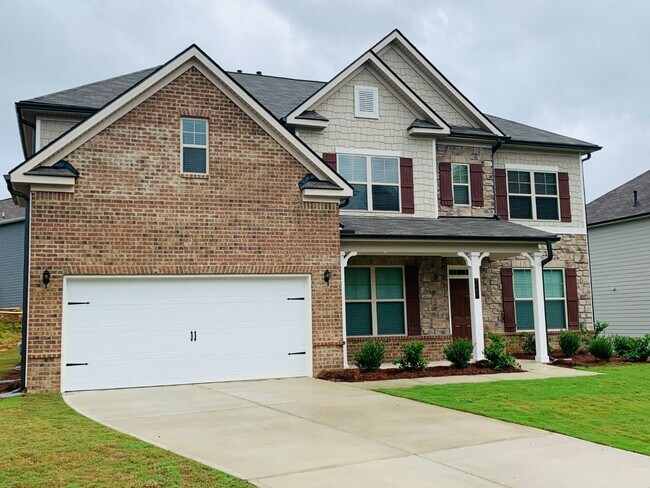Building Photo - WOW! 5 bedrooms, 3 baths with a guest bedr... Rental