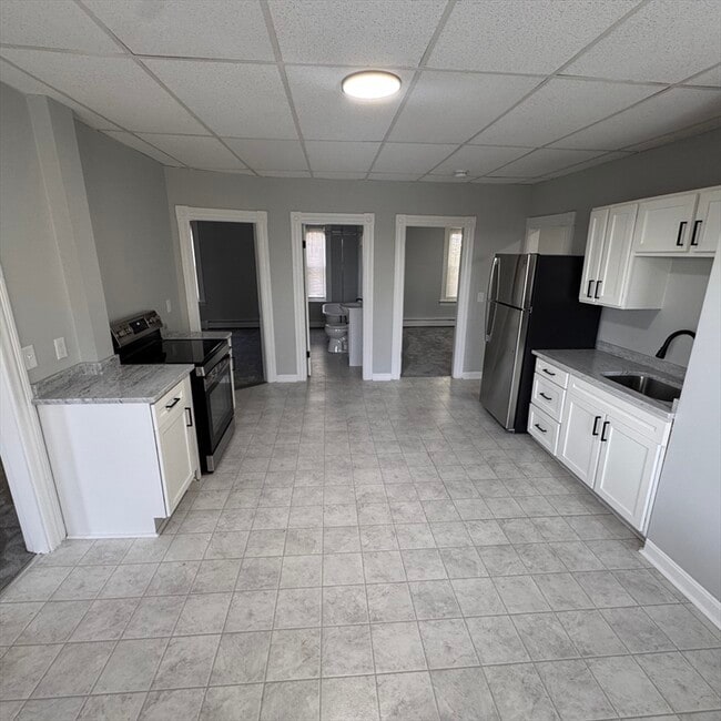 77 Oak St Unit 3