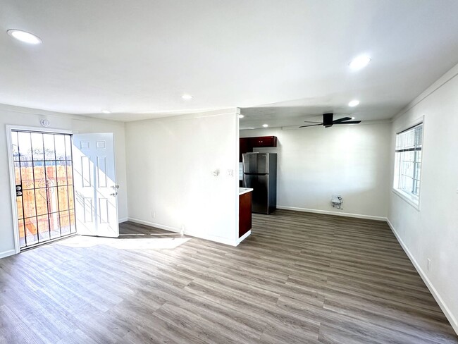 Photo - Ready For Move in~ 2BEDS/1BATH HOUSE FOR RENT W/Laundry Hook-Ups!