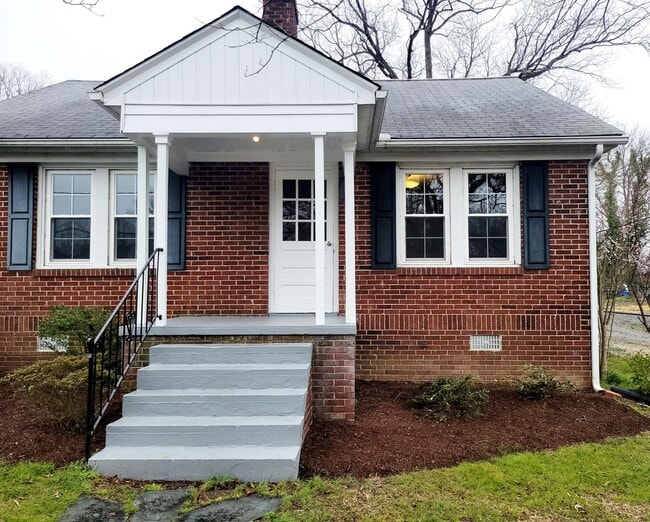 Photo - 122 Markham St