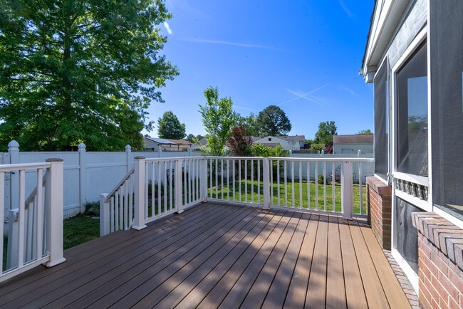 Photo - 3449 Petunia Cres