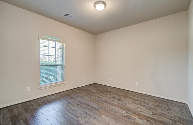 Photo - 15618 Whispering Green Dr