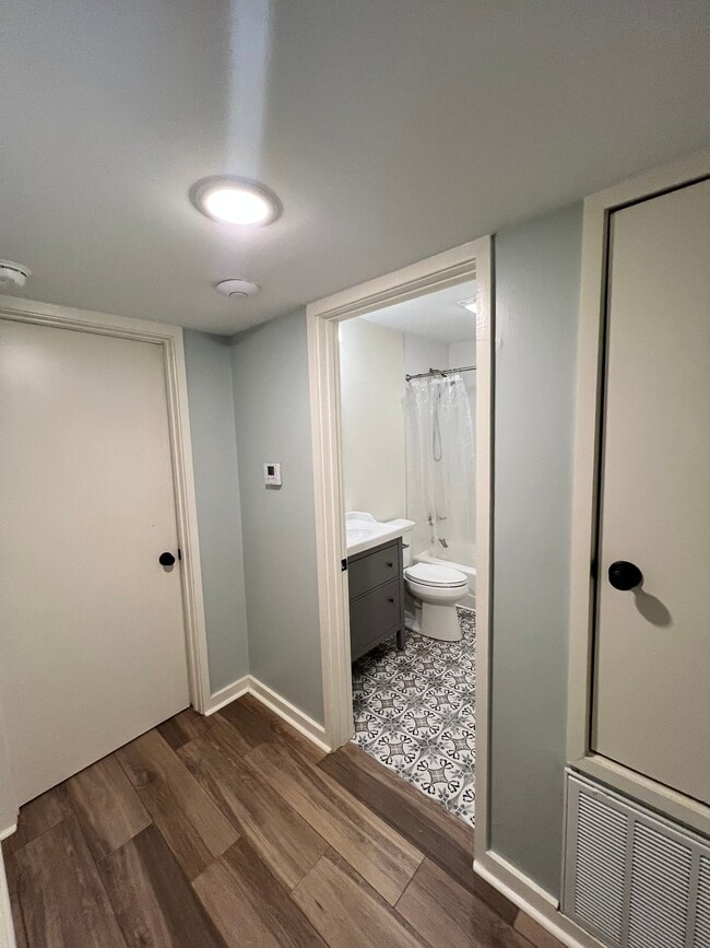 Photo - 509 E 7th St Unit Cottage 4