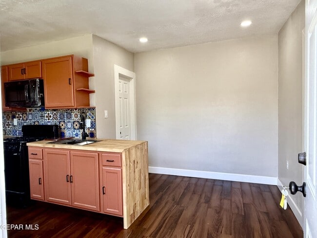 Photo - 2929 Grant Ave Unit B