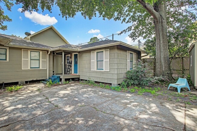 Building Photo - 1521 Waverly St