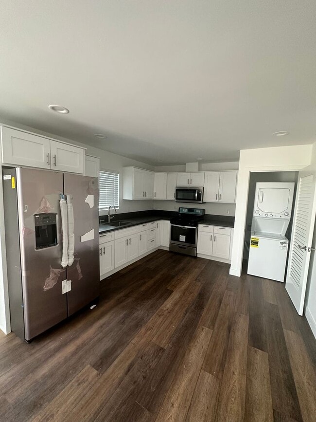 Building Photo - 2015-2019 Burroughs Street Unit 2019 Rental