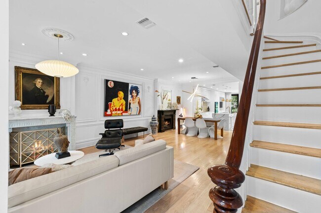 Photo - 634 Garden St