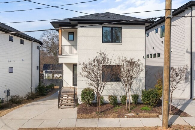 Photo - Modern 4-bedroom, 3 bathroom in the heart ...