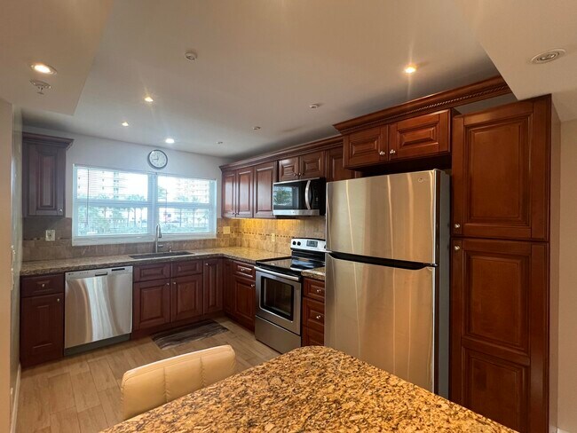 Photo - 3224 S Ocean Blvd Unidad 310-B