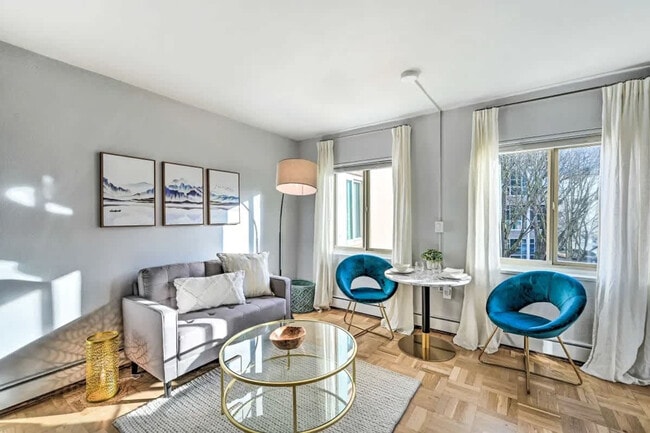 Building Photo - 1400 Hubbell Pl Unit ID1355611P