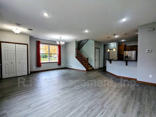 Photo - 3352 Hazel Trail