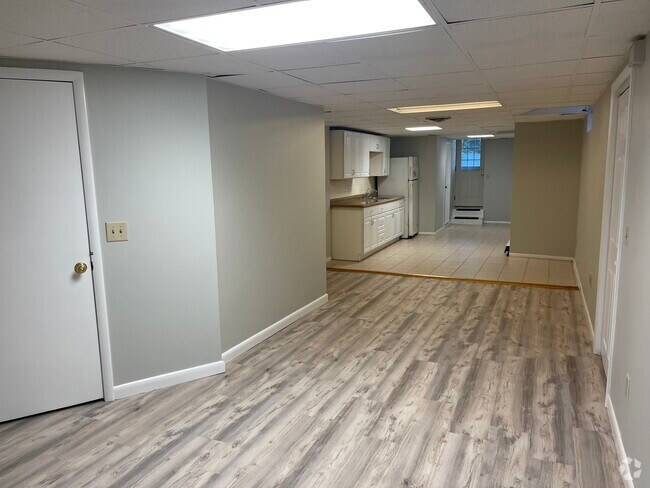 Building Photo - 66 Riverside St Unit B Rental