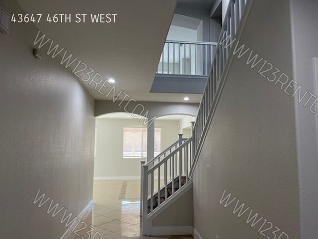 Photo - 43647 46th St W