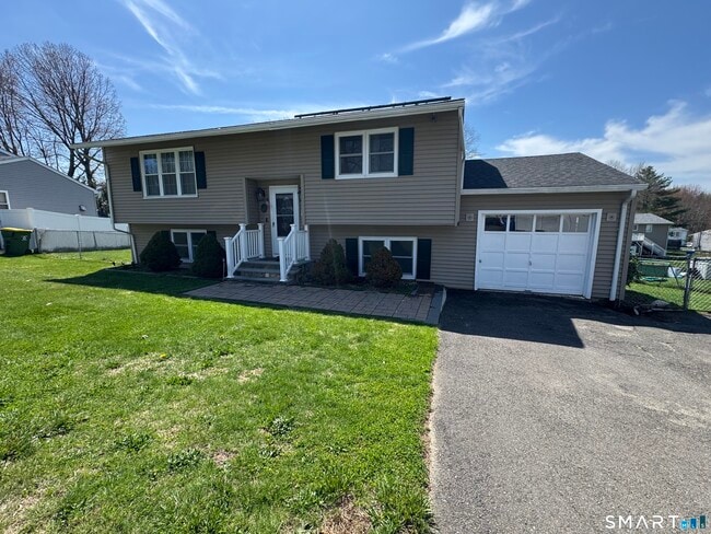 Building Photo - 62 Brookfield Rd