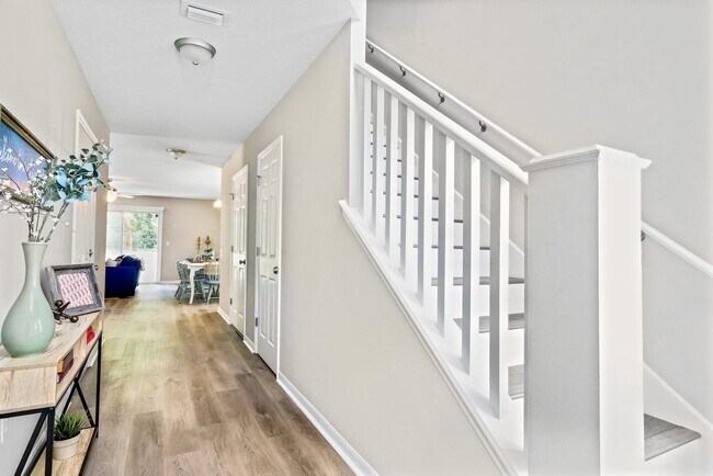 Photo - 2890 N 9th St