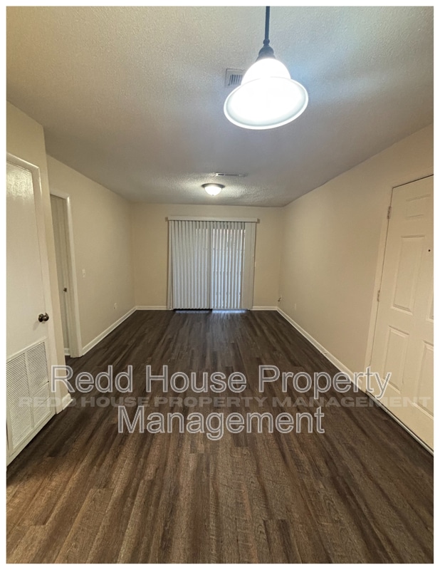 Photo - 105 Gunter Ln