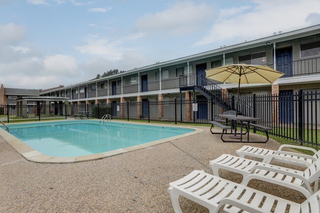 Photo - Congress Gardens Apartments