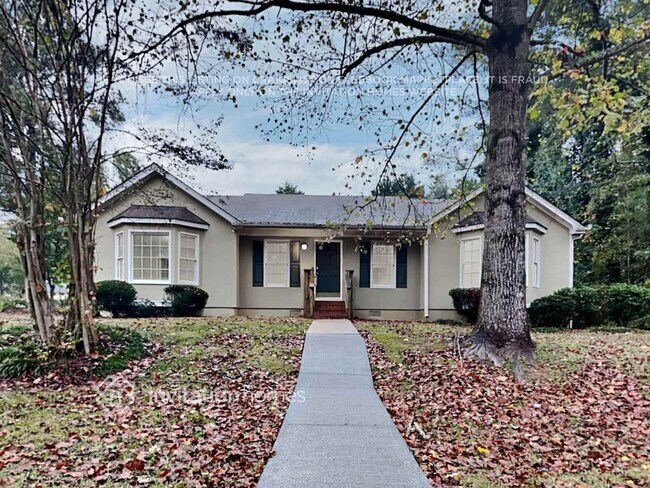 Building Photo - 1555 Pine Creek Way NE