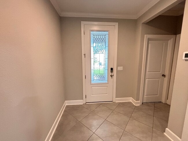Photo - 212 Willow Crk Ct