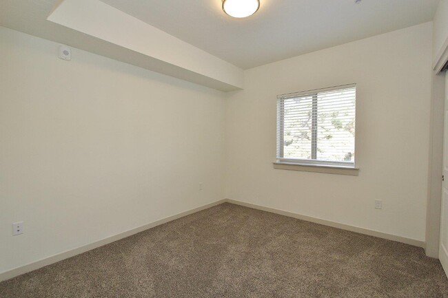 Photo - 1714 N Cole Rd Unit 304