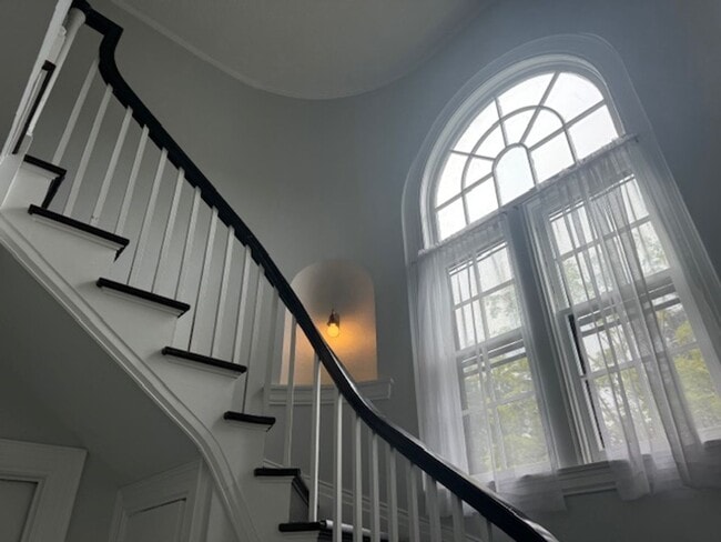 Photo - 775 University Ave Unit 1