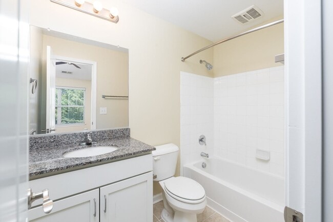 Photo - 2 Bedroom Townhouse- END UNIT - Everything You Need! Woodlands of Charlottesville *Only a $500 de... Unit #201