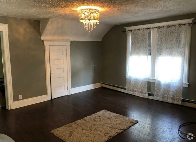 Building Photo - 4830 91st Pl Unit 3 Rental