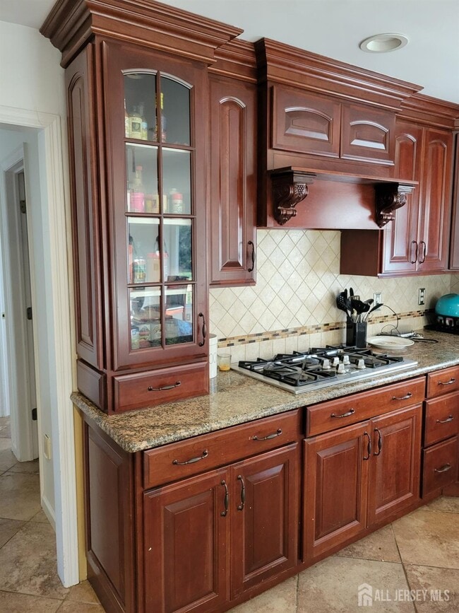 Photo - 2 Groendyke Cir