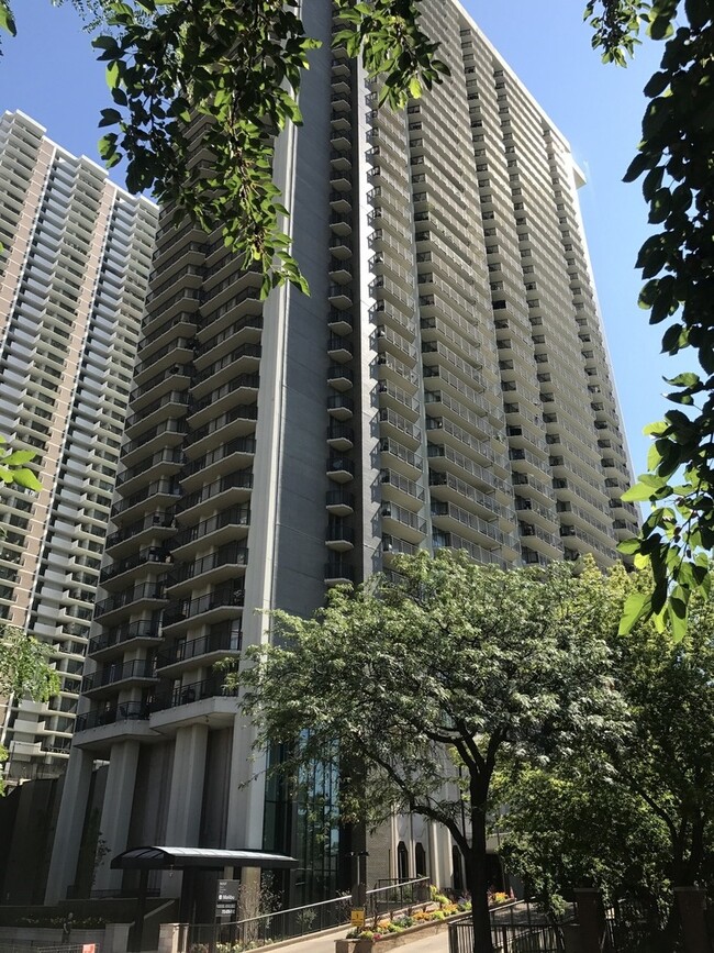 Photo - 6007 N Sheridan Rd Condo Unit 32C