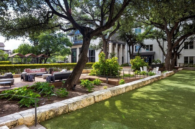 Lakeline_amenity_bocce ball