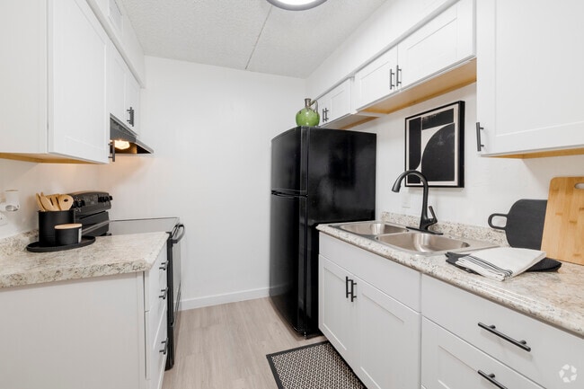 1 habitación, 1 baño, 441 pies cuadrados, cocina - Emerald Apartments