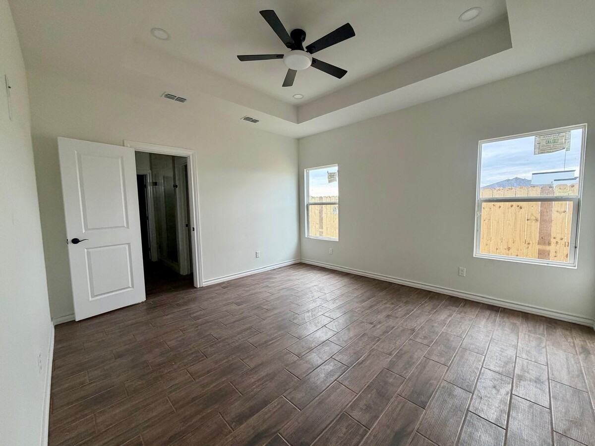 Photo - 2007 Peace Dr