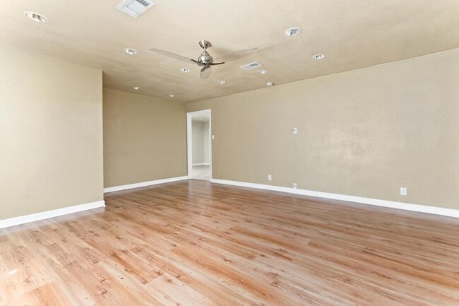 Photo - 4770 Corkwood Ln