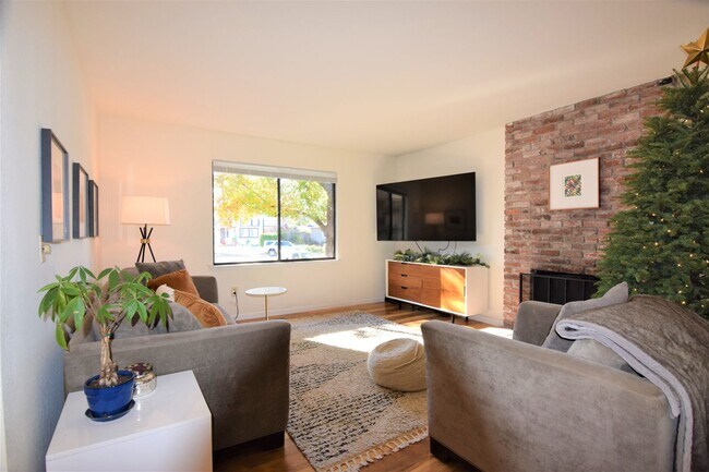 Photo - Beautiful 4bd/ 2.5 ba House