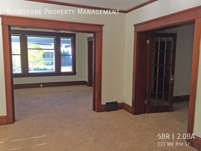 Photo - 121 NW 8th St