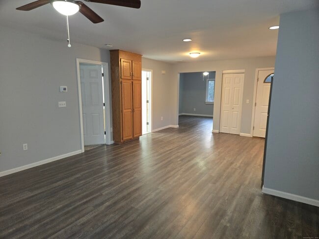 Photo - 329 Mohegan Rd