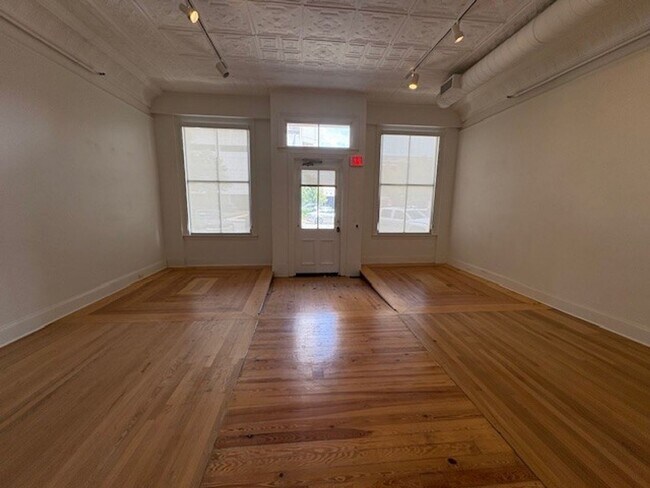 Photo - 576 Mulberry St