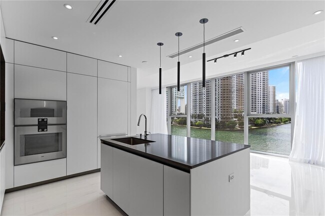 Photo - 300 S Biscayne Blvd Unit 804