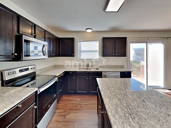 Photo - 25 Stoney Bluff Way