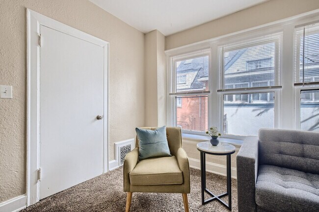 Photo - 1073 N Downing St Unidad ID1026252P