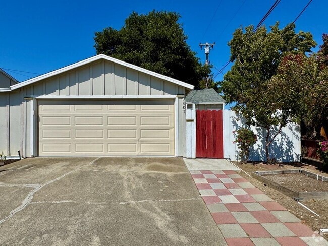 Building Photo - 3805 Pacific Blvd Rental