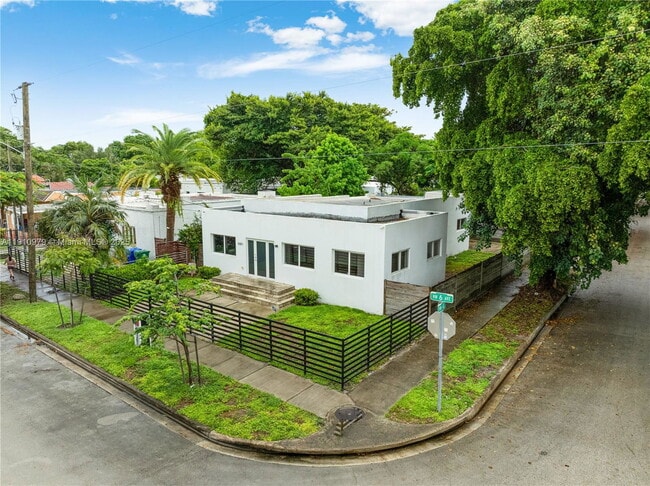 Building Photo - 4301 NW 6th Ave