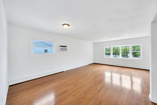 Photo - 405 Massapequa Ave Unidad second floor