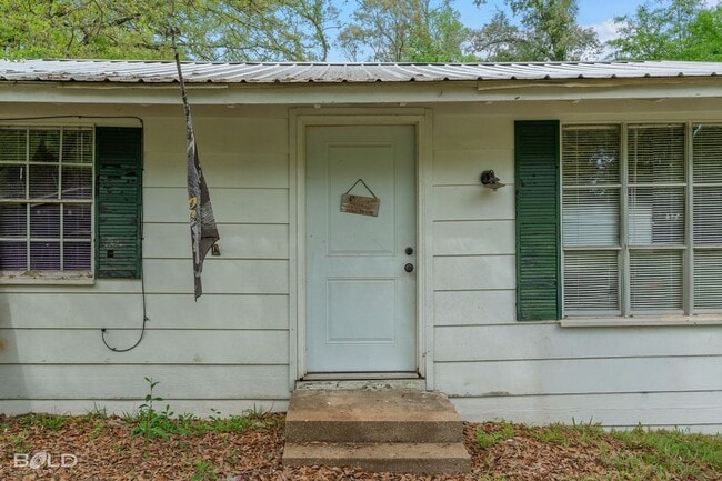 Photo - 182 Belaire Dr