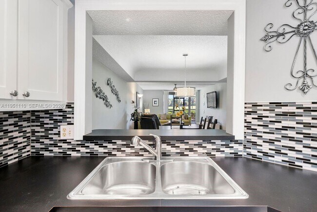 Photo - 23249 Barwood Ln N Unit 102