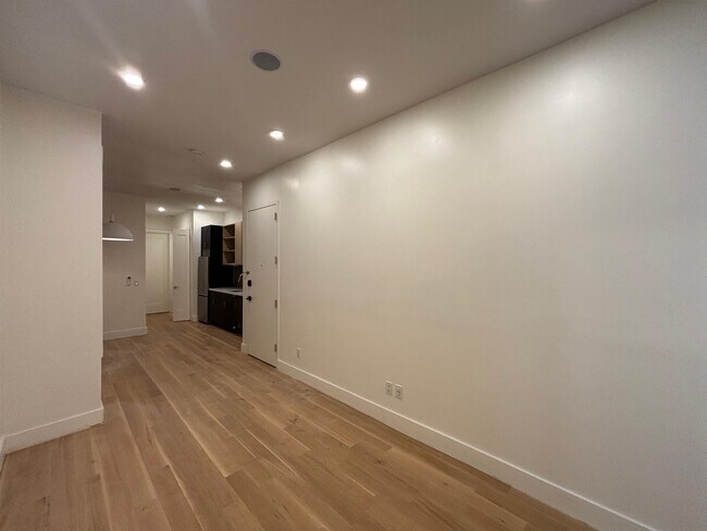 Photo - 50 Grace St Unit 1L