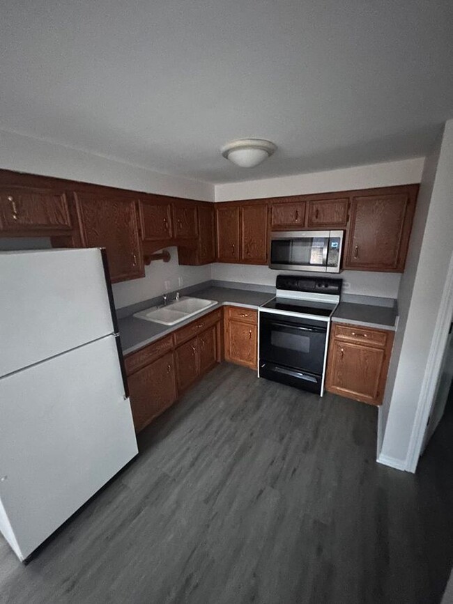 Photo - 17320 Ridgeland Ave Apartment Unit 2A