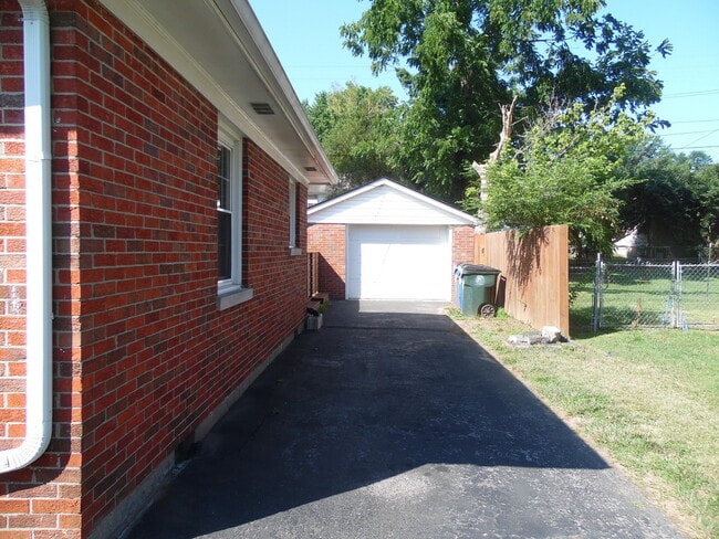 Photo - 564 Freeman Dr