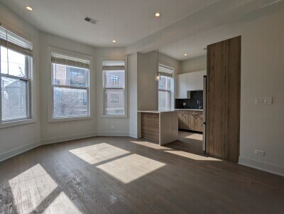 Photo - 2122 W Belmont Ave Unit 1